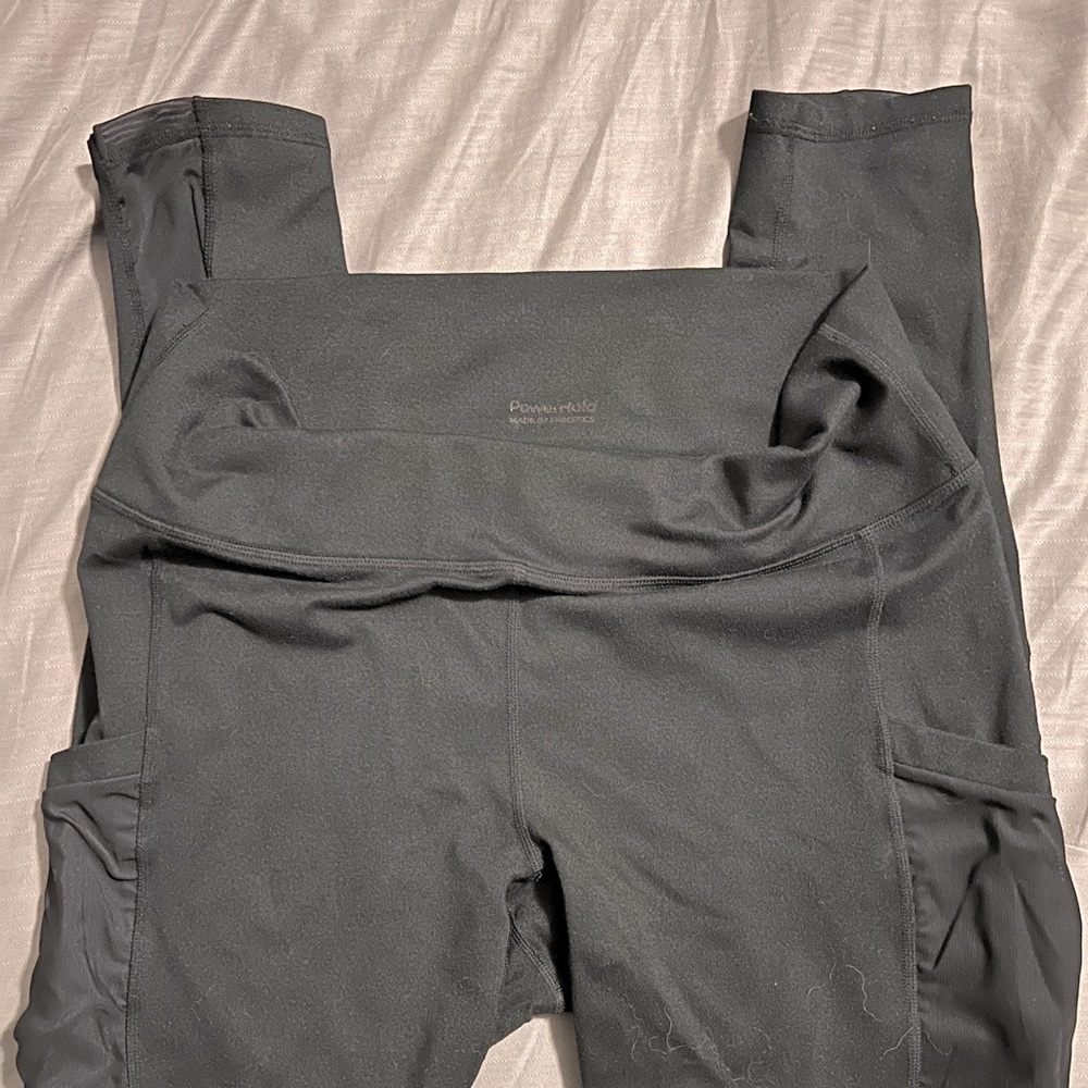 Women’s Fabletics Leggings